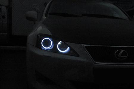 Lexus IS250 (2005-2008) — покраска фар + установка Angel eyes