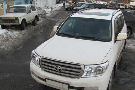 Toyota Land Cruiser 200 (2007-2012) — установка линз